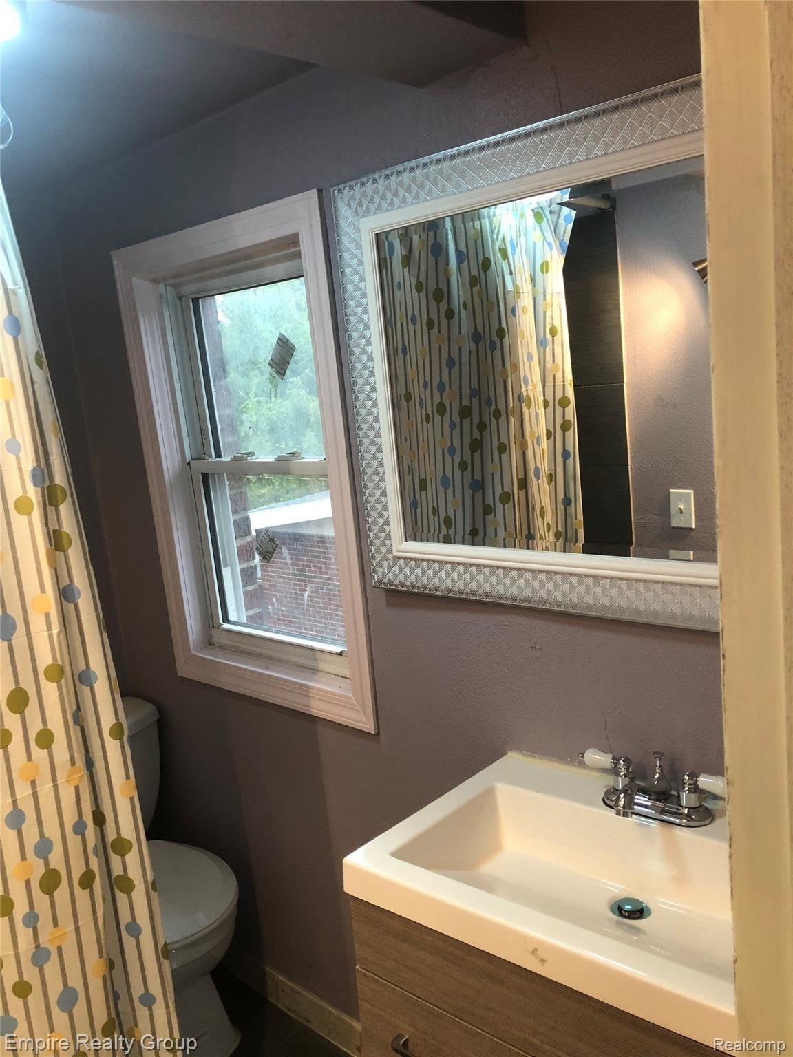 3100 Inkster Road Inkster, MI 48141 - Photo 12 of 15 B1FAB054-EF63-47F3-9FC7-41218E9BB2E4.jpeg