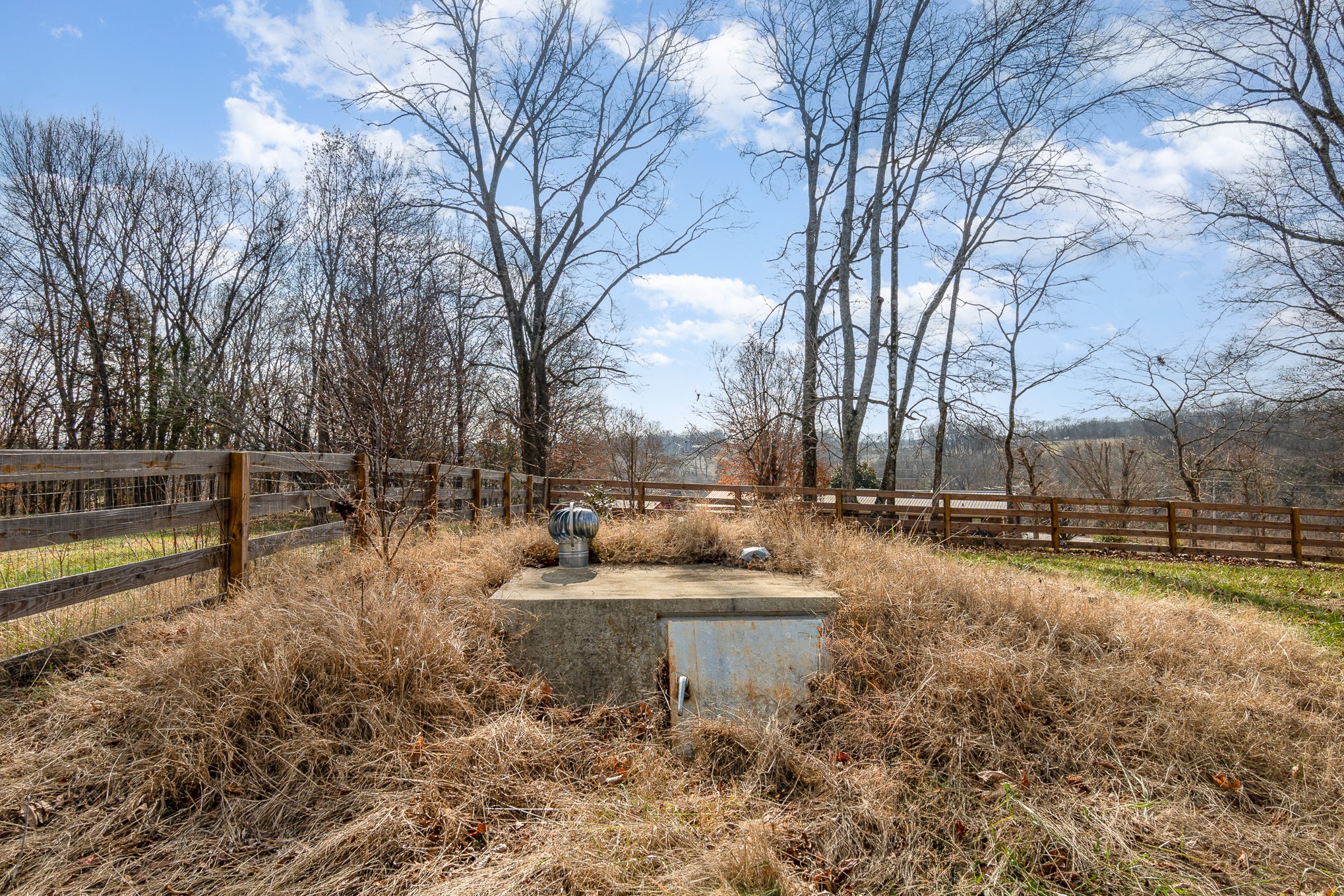 6960 Highway 231 Bethpage, TN 37022 - Photo 31 of 32 a view of a lake with houses
