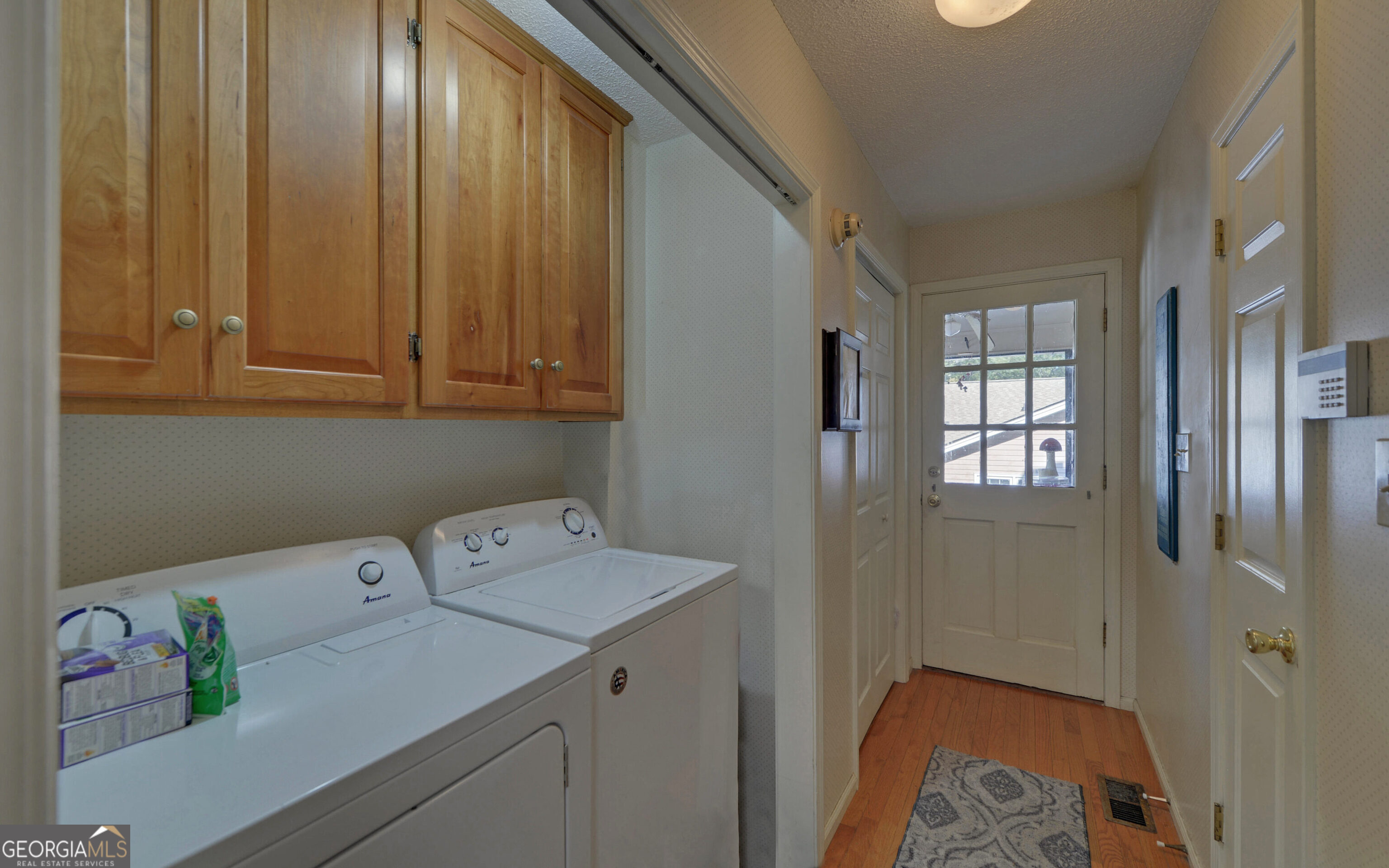 43 Pauline Avenue Toccoa, GA 30577 - Photo 18 of 40 a utility room with dryer and washer