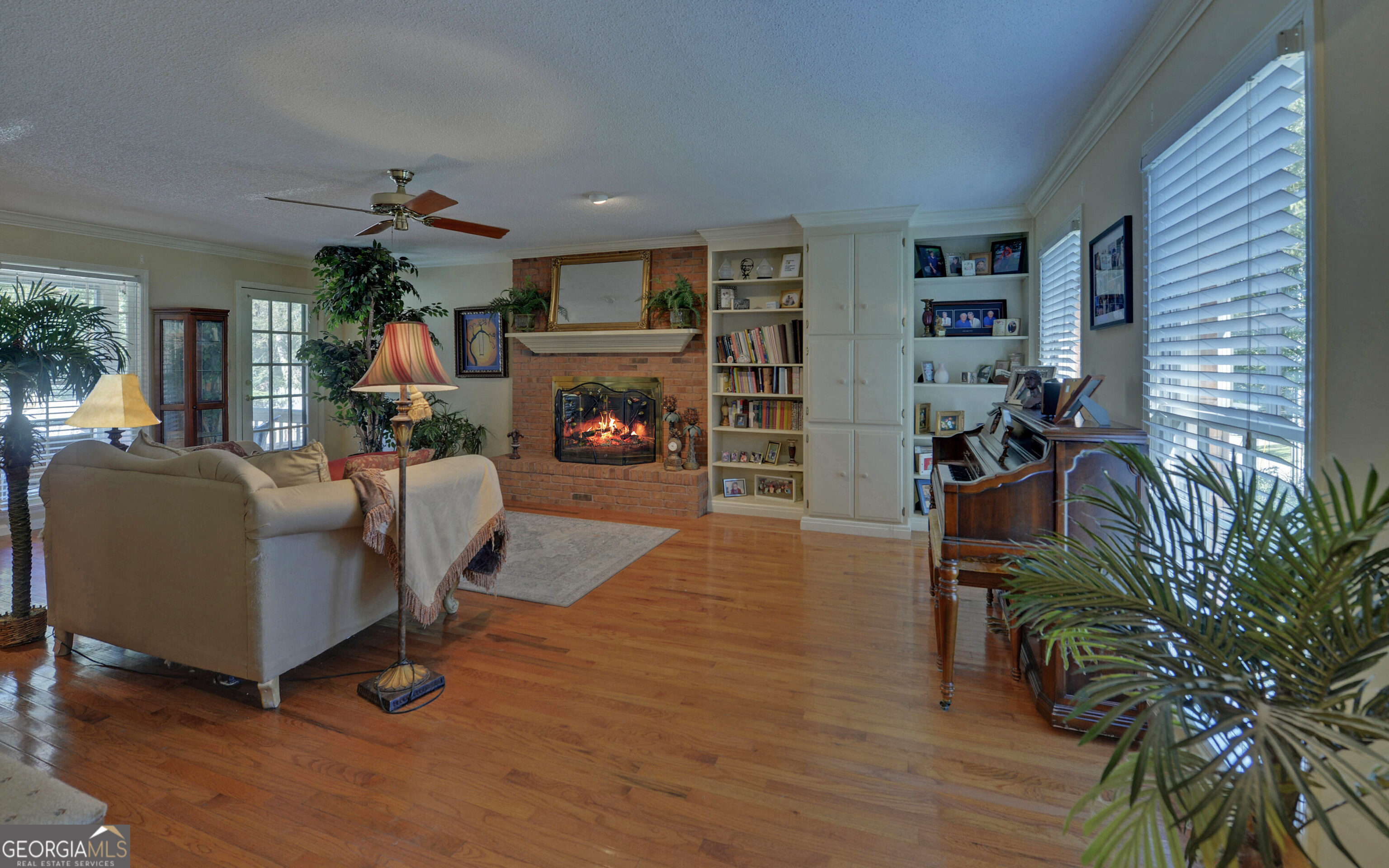 43 Pauline Avenue Toccoa, GA 30577 - Photo 5 of 40 a living room with furniture and a fireplace