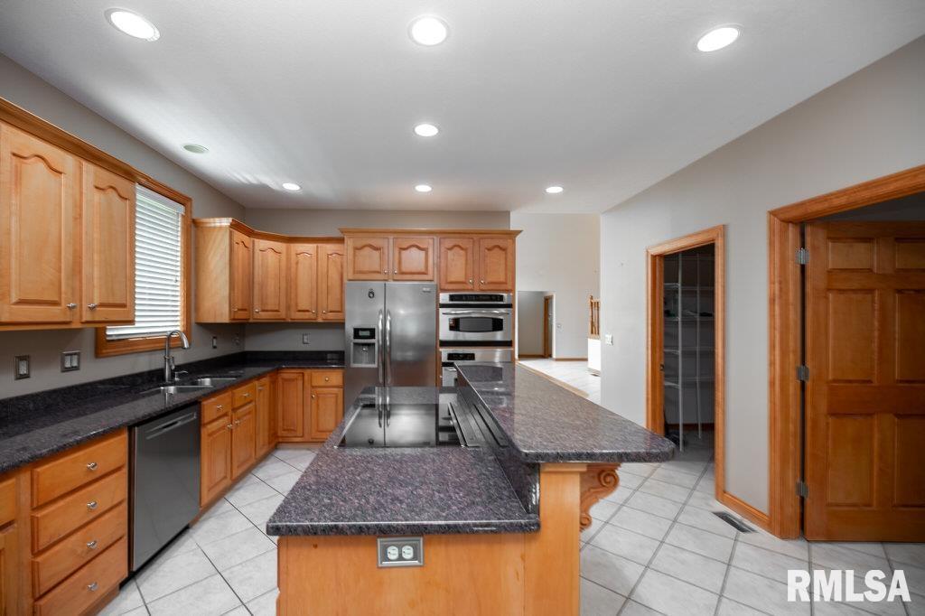 6918 West Saddlebrook Drive Mapleton, IL 61547 - Photo 11 of 71