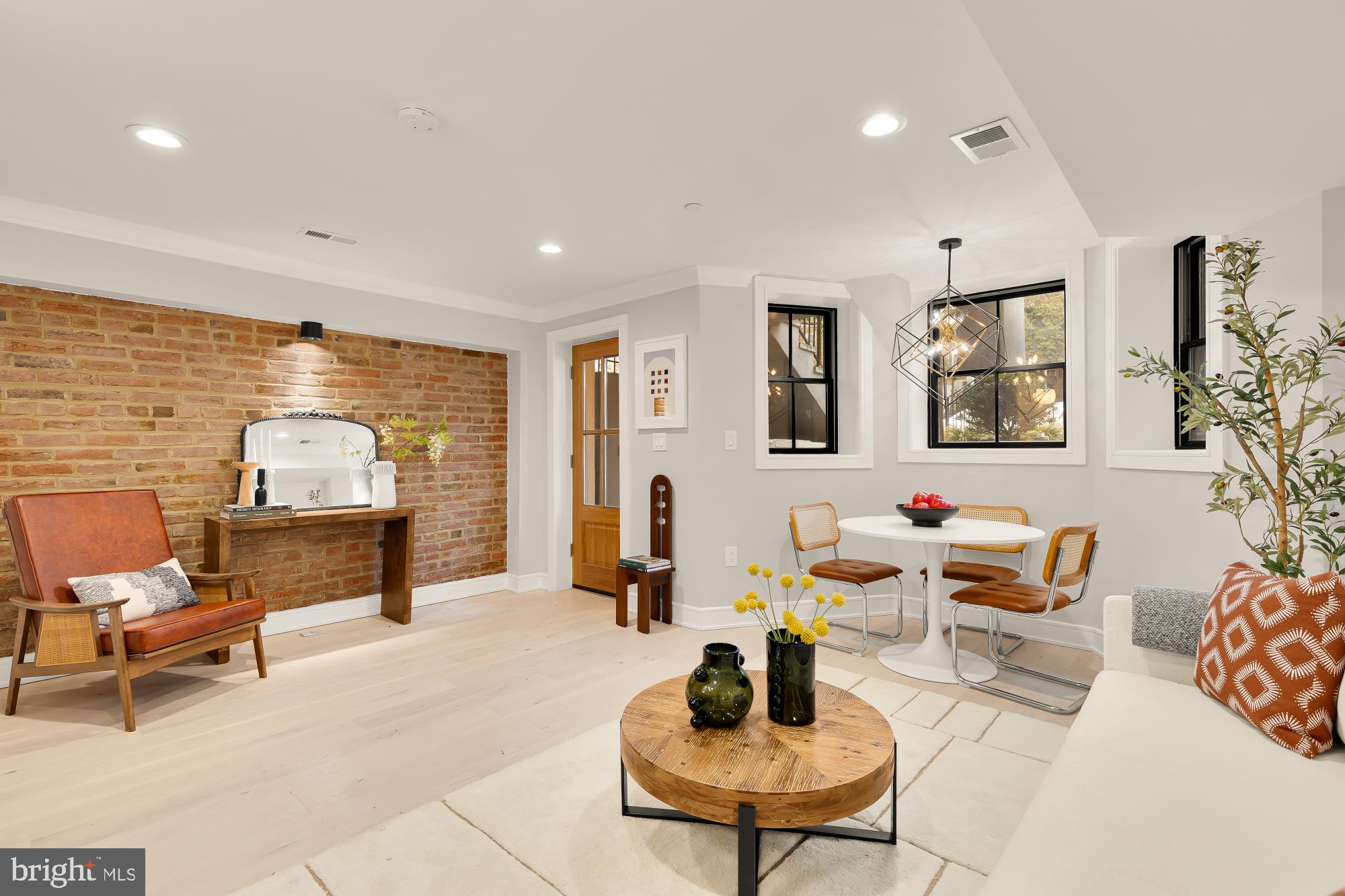 647 G Street Southeast, Unit 2 Washington, DC 20003 - Photo 2 of 27