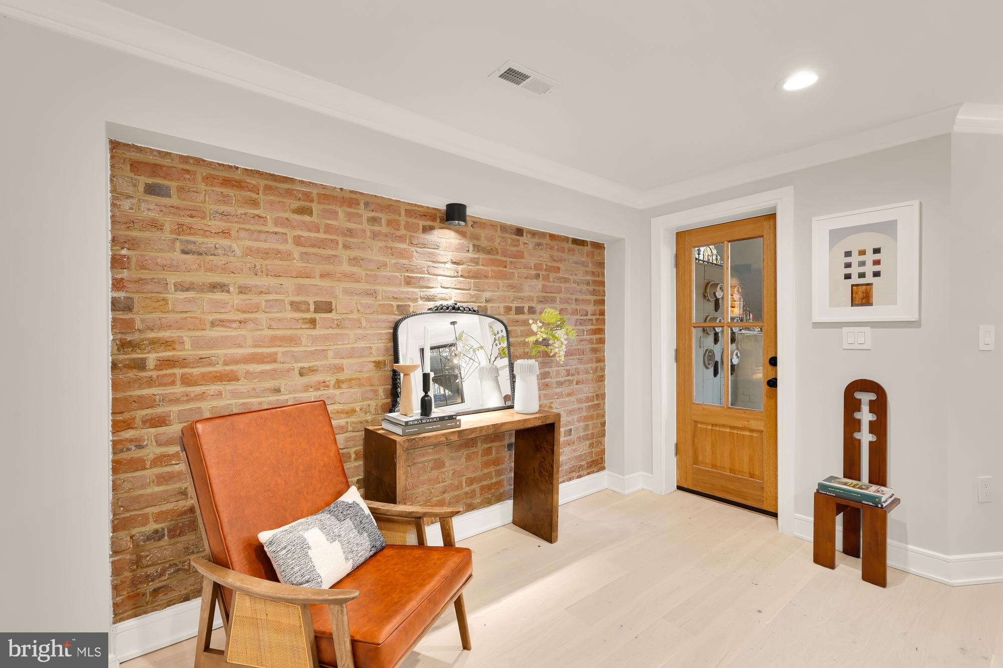 647 G Street Southeast, Unit 2 Washington, DC 20003 - Photo 3 of 27
