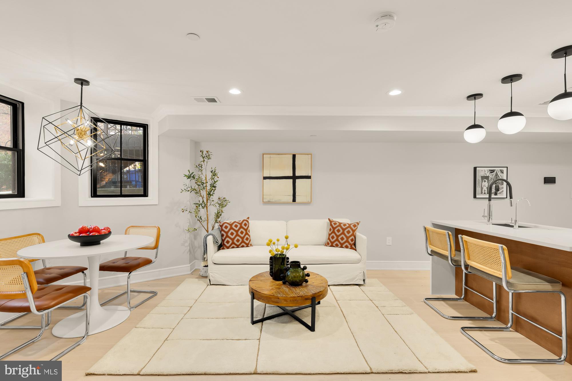 647 G Street Southeast, Unit 2 Washington, DC 20003 - Photo 5 of 27