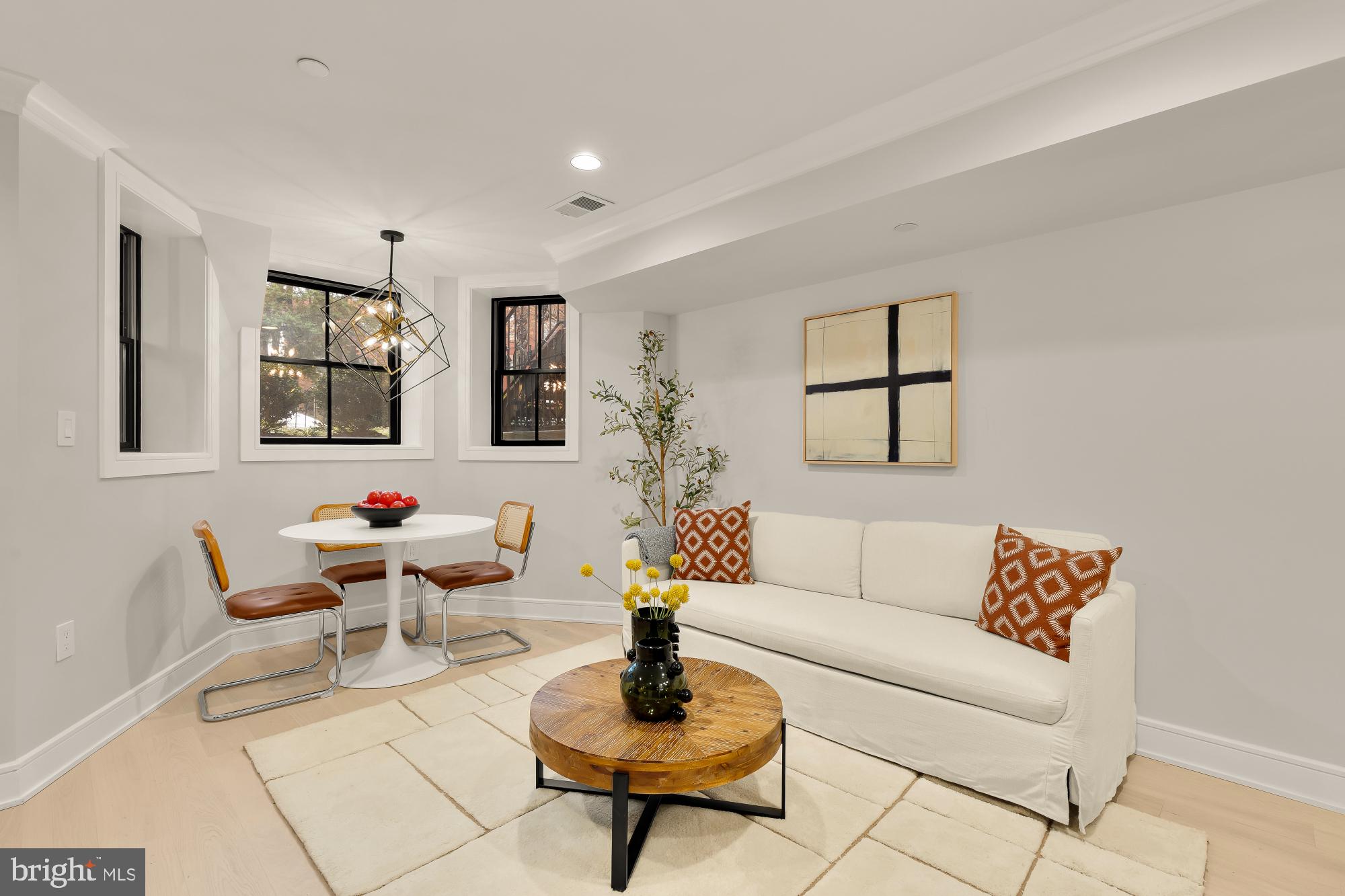647 G Street Southeast, Unit 2 Washington, DC 20003 - Photo 7 of 27
