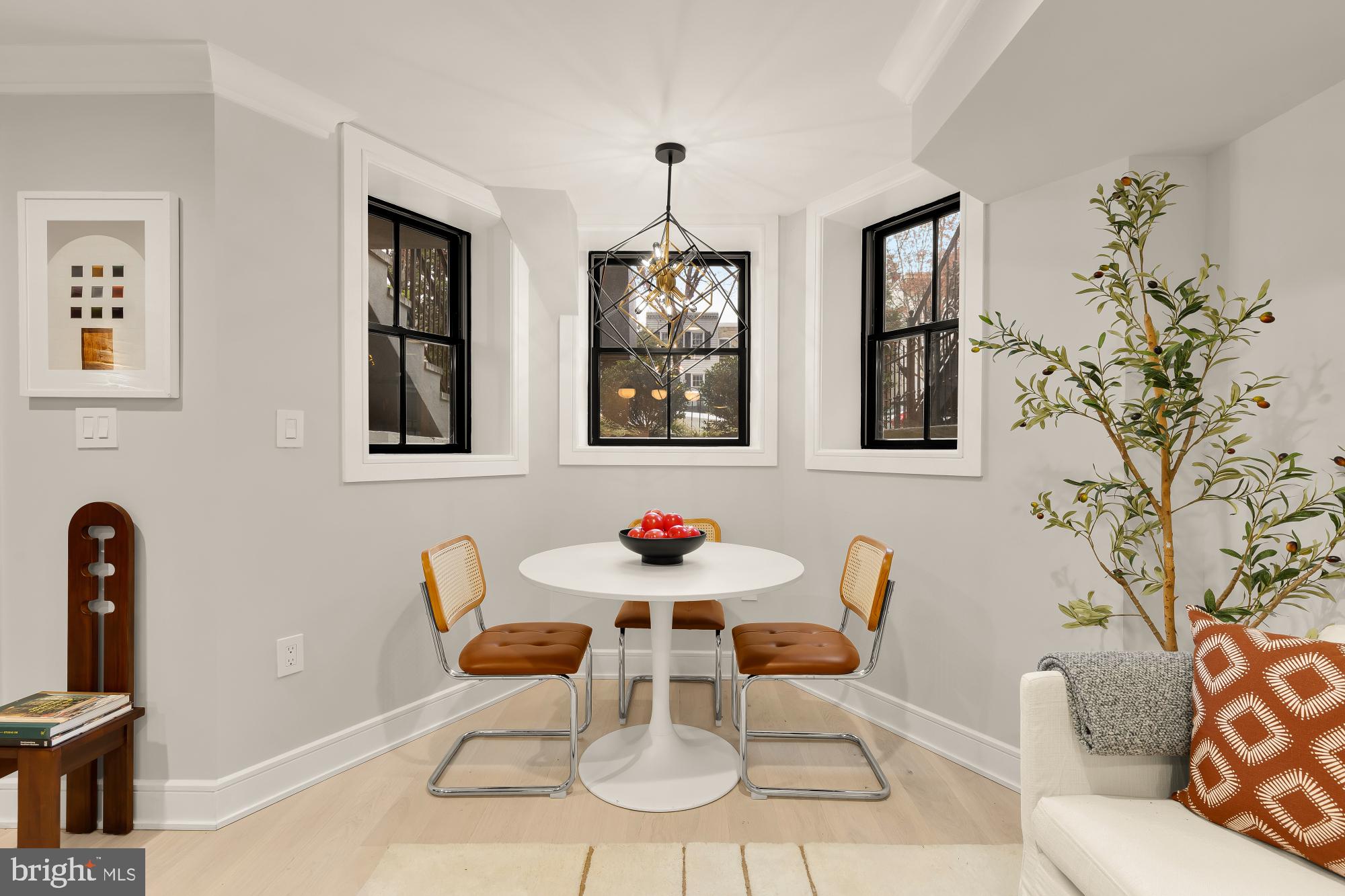 647 G Street Southeast, Unit 2 Washington, DC 20003 - Photo 9 of 27