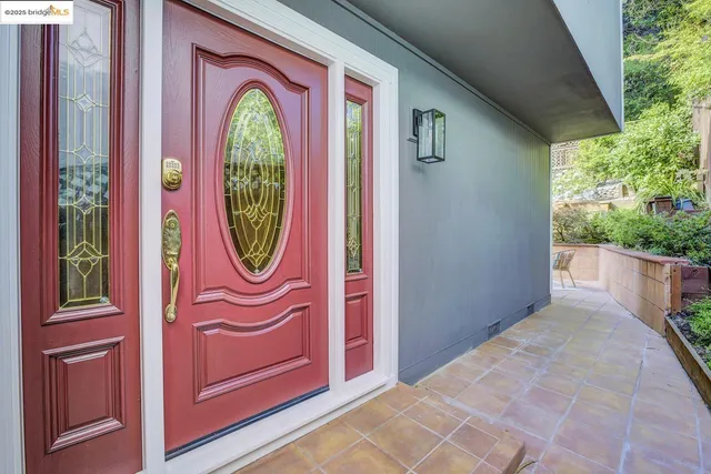 $799,000 | 6635 Banning Drive, Oakland, CA 94611