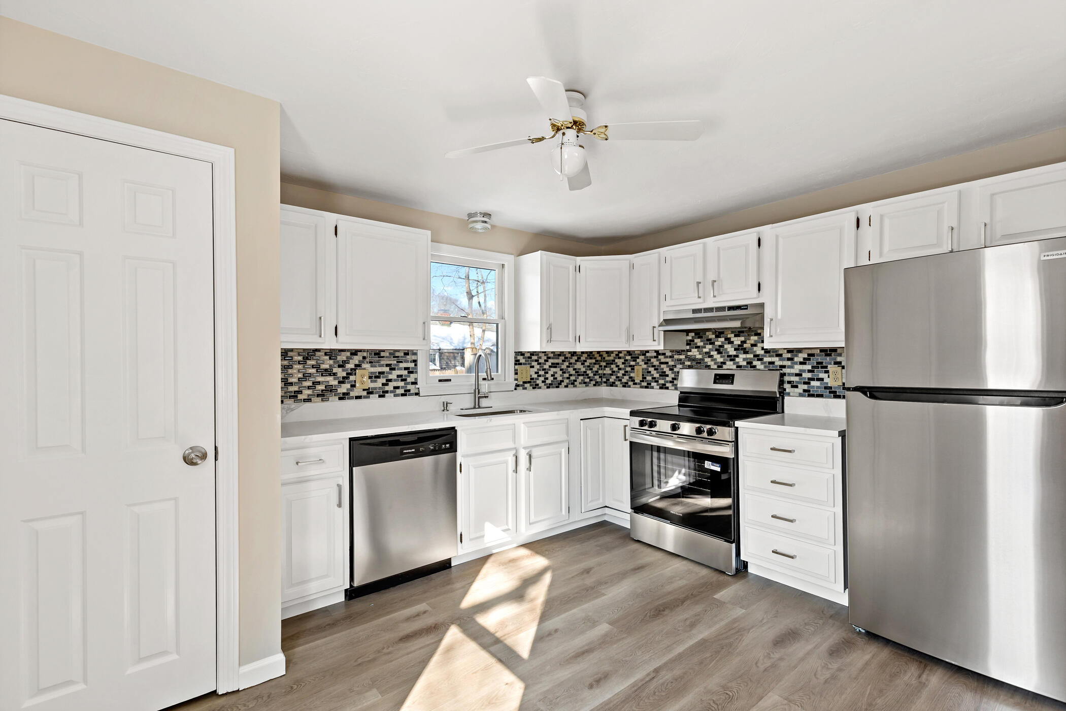 11 Hudson Road West Yarmouth, MA 02673 - Photo 3 of 21 11 Hudson