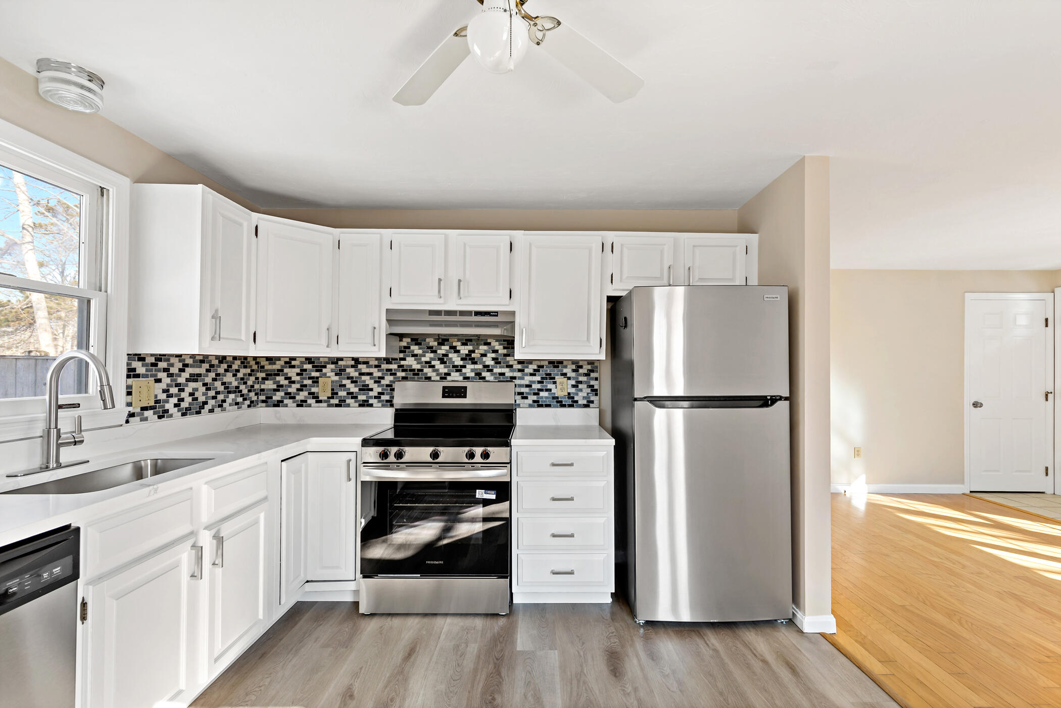 11 Hudson Road West Yarmouth, MA 02673 - Photo 5 of 21 11 Hudson