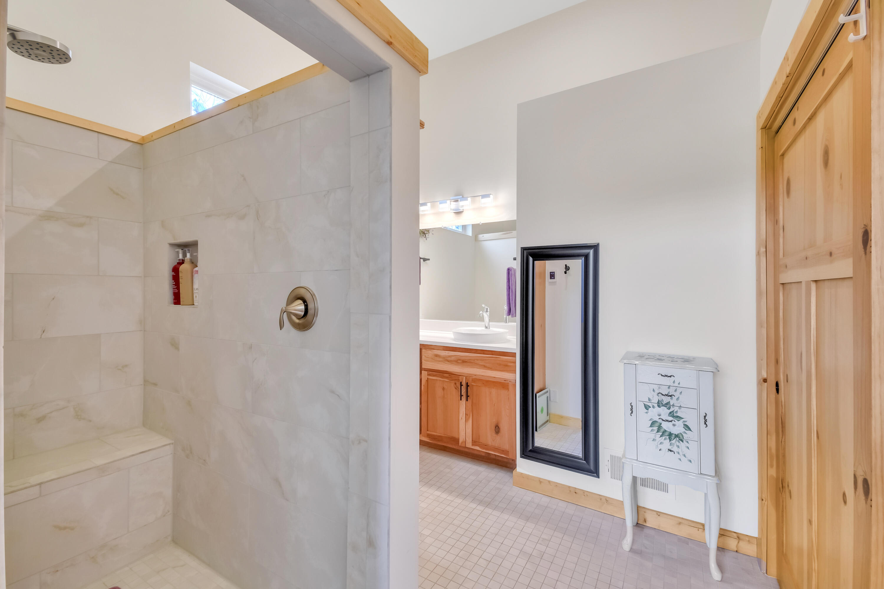 211 Edenview Lane Eden, WI 53019 - Photo 8 of 14 Primary en suite