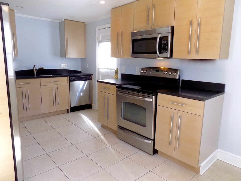 41 Jefferson Road, Unit 41 Wakefield, MA 01880 - Photo 10 of 29 Gallery Image 10