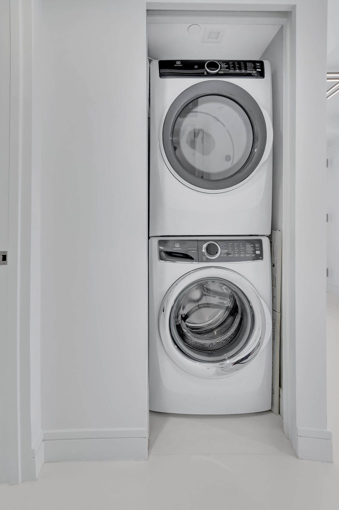 250 South Ocean Boulevard, Unit 16G Boca Raton, FL 33432 - Photo 54 of 91 a close up view of a washer and dryer