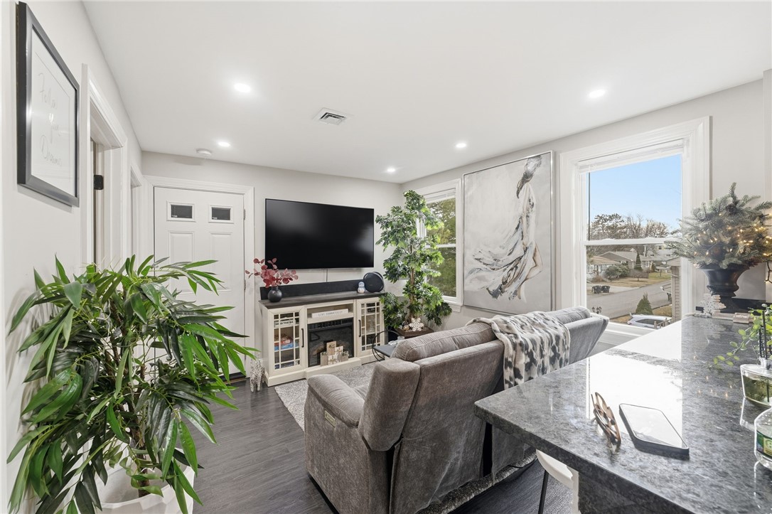 47 Andover Street North Providence, RI 02904 - Photo 17 of 28 second floor