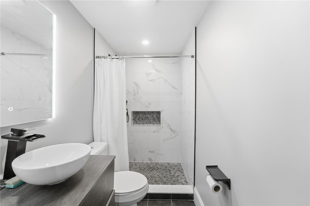 47 Andover Street North Providence, RI 02904 - Photo 8 of 28