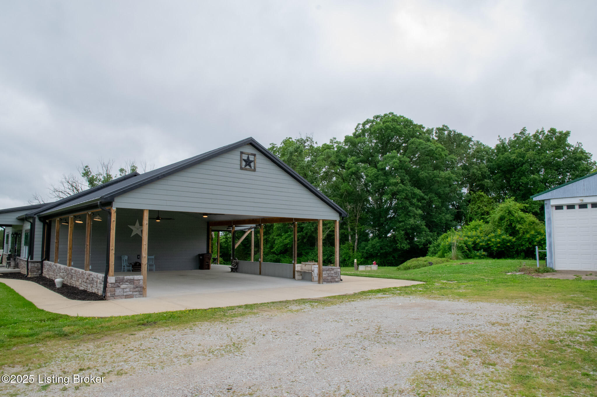 9115 Independence School Road Louisville, KY 40228 - Photo 4 of 53 Carport 2