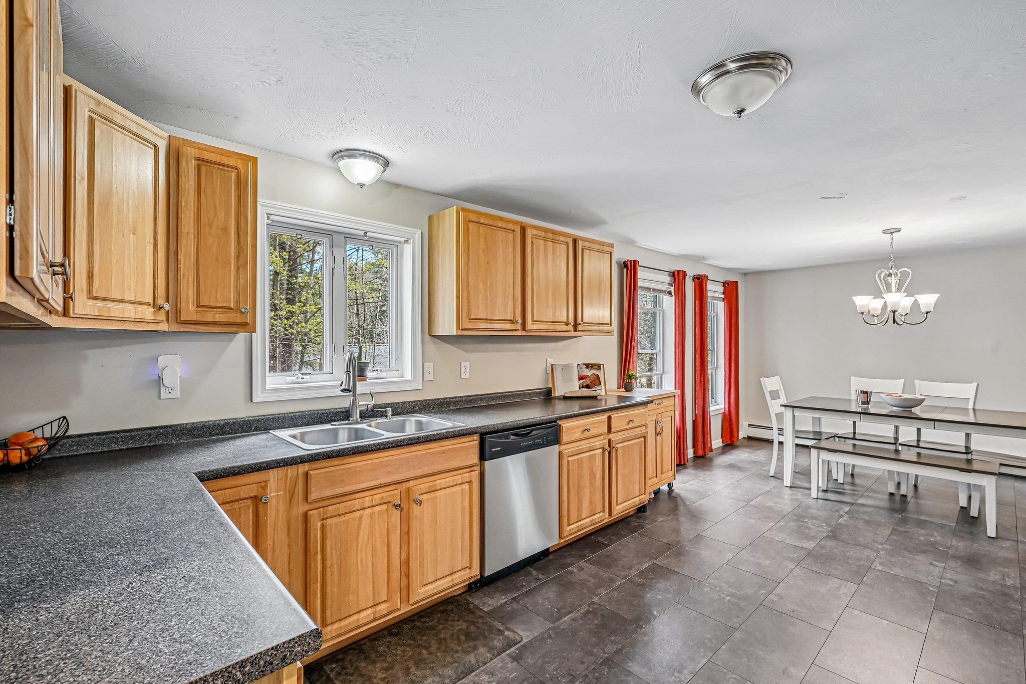 17 Seminole Road Hillsborough, NH 03244 - Photo 7 of 50 Gallery Image 7