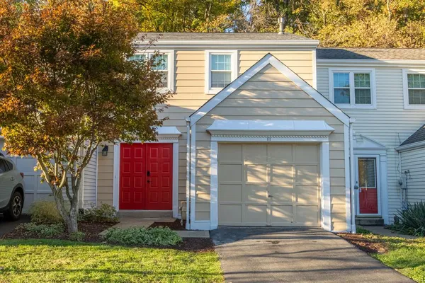 $2,100 | 111 Commons Drive, Oakmont, PA 15139