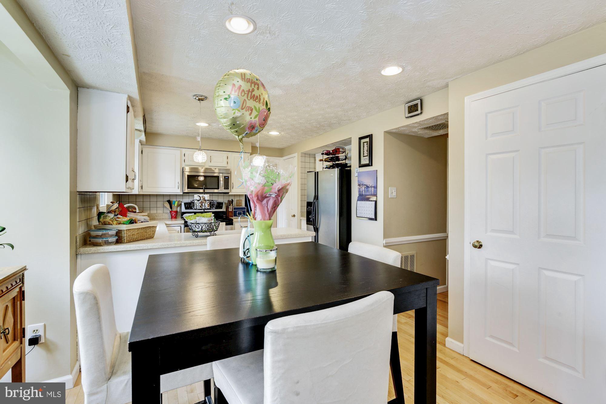 22 Anderson Ridge Road Baltimore, MD 21228 - Photo 12 of 37 Breakfast Area
