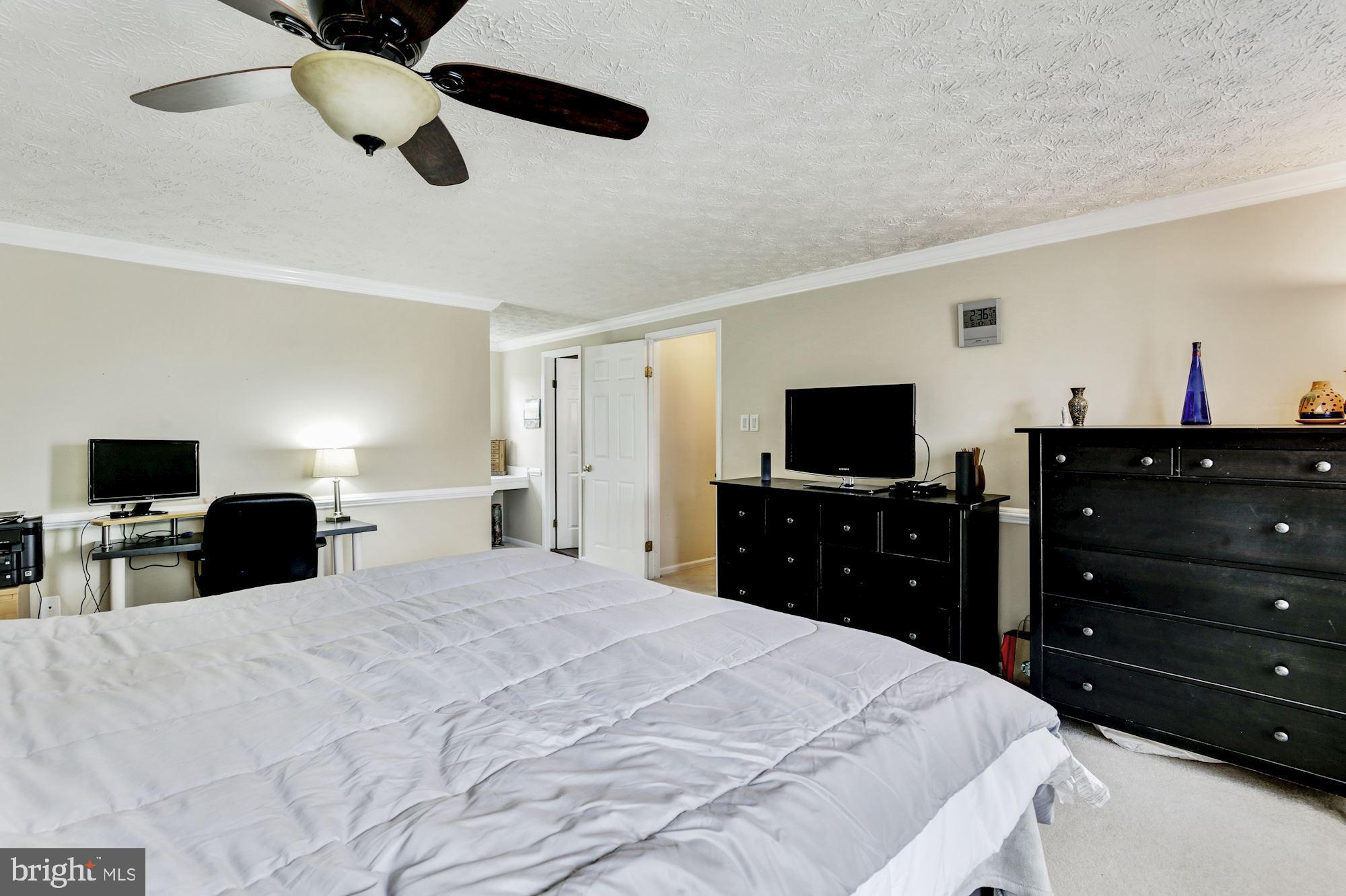 22 Anderson Ridge Road Baltimore, MD 21228 - Photo 16 of 37 Master Suite
