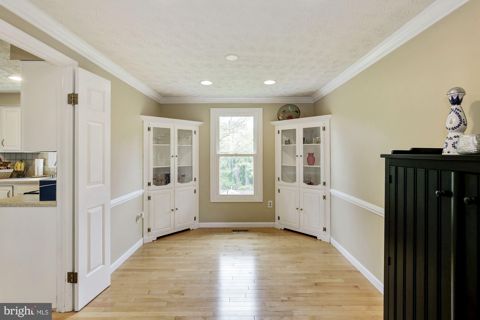 22 Anderson Ridge Road Baltimore, MD 21228 - Photo 6 of 37 Dining Room