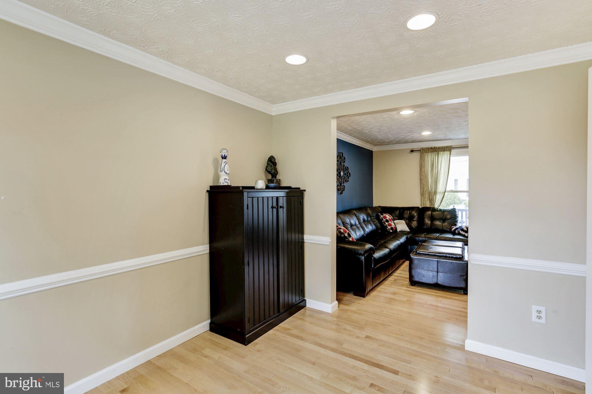 22 Anderson Ridge Road Baltimore, MD 21228 - Photo 7 of 37 Dining Room
