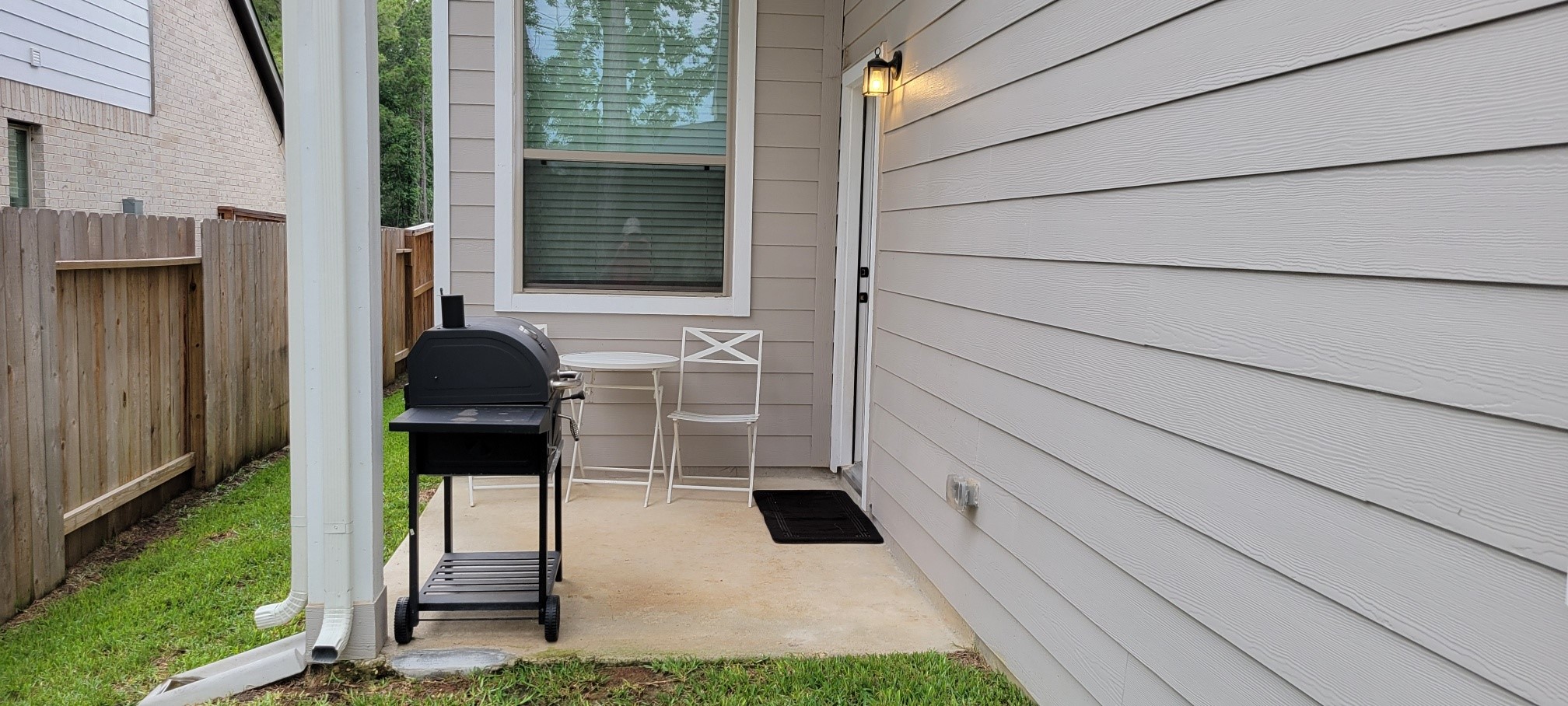 405 Rise Lane Montgomery, TX 77316 - Photo 16 of 17 a view of front door and porch