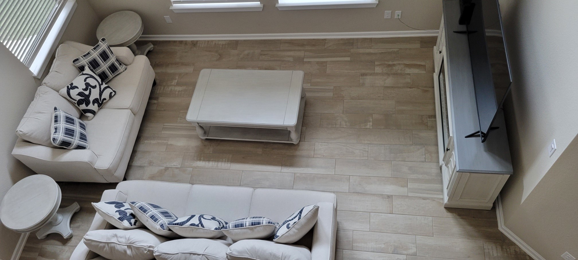 405 Rise Lane Montgomery, TX 77316 - Photo 5 of 17 a living room with furniture