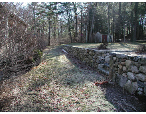6 Dix Road Franklin, MA 02038 - Photo 9 of 10 Gallery Image 9