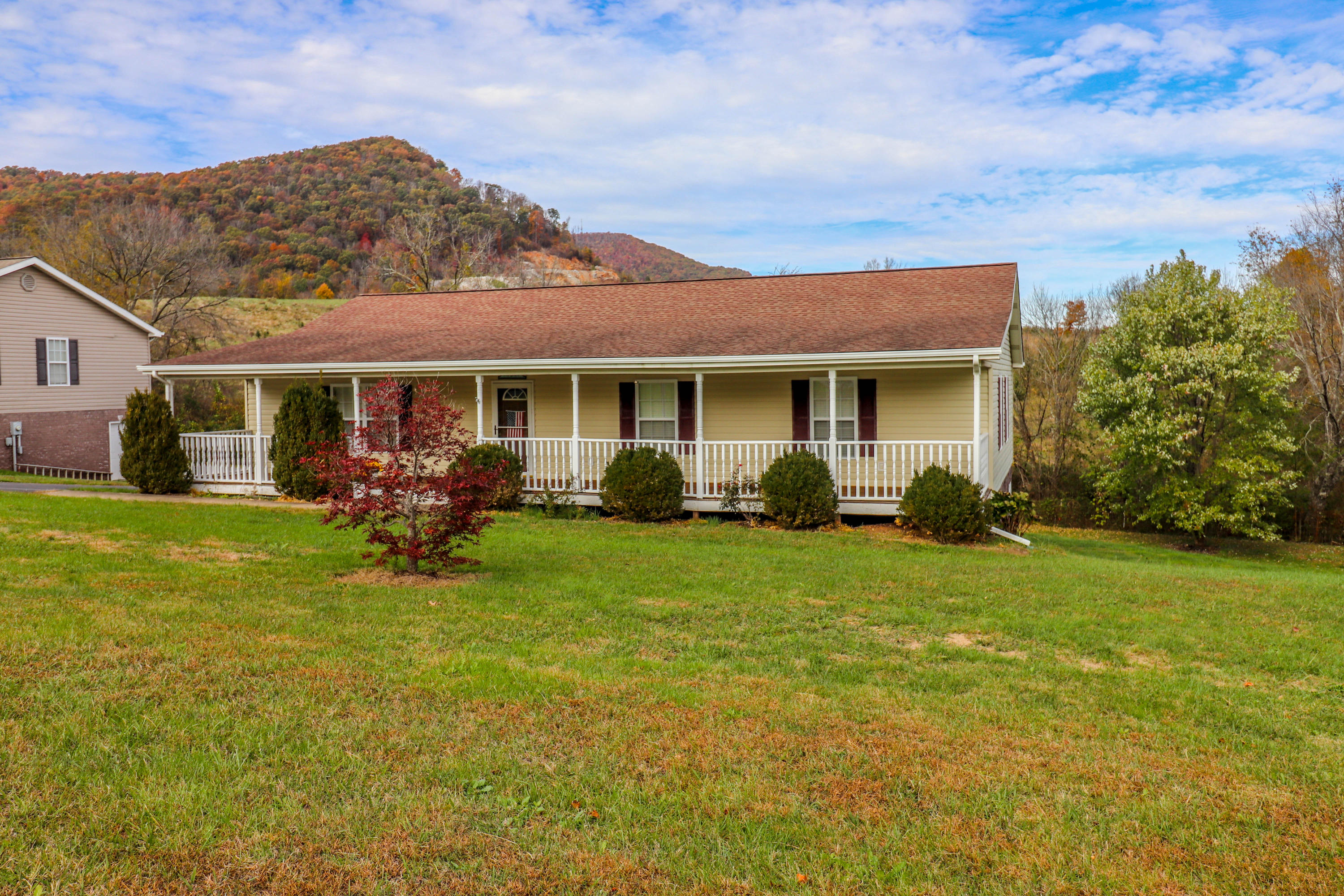 114 Garland Road Unicoi, TN 37692 - Photo 3 of 44 Front View 3