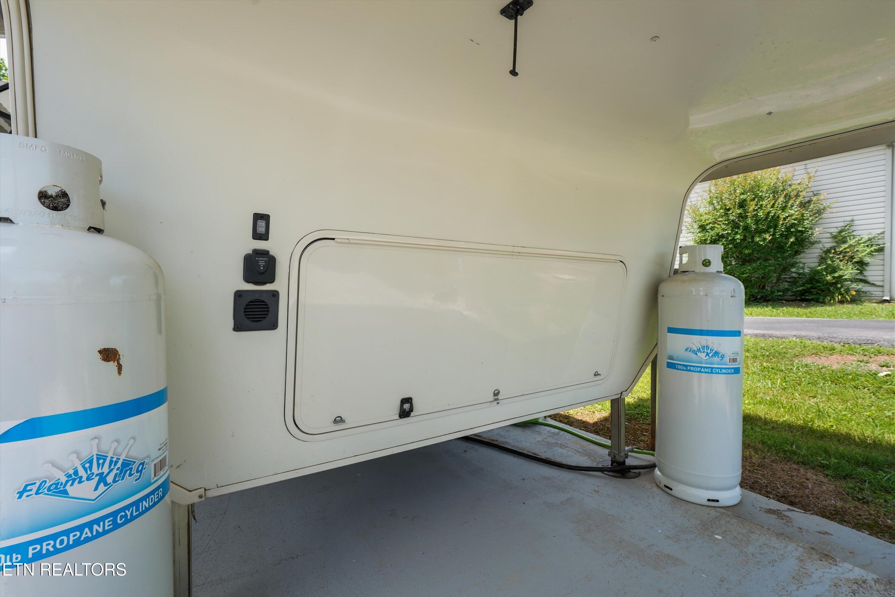 1020 Kildee Street Townsend, TN 37882 - Photo 19 of 29 Propane Tank