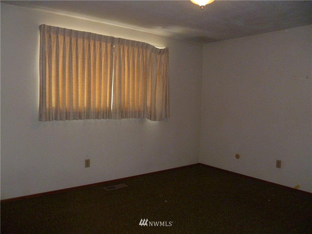 12127 Southeast 160th Street Renton, WA 98058 - Photo 12 of 21 Gallery Image 12