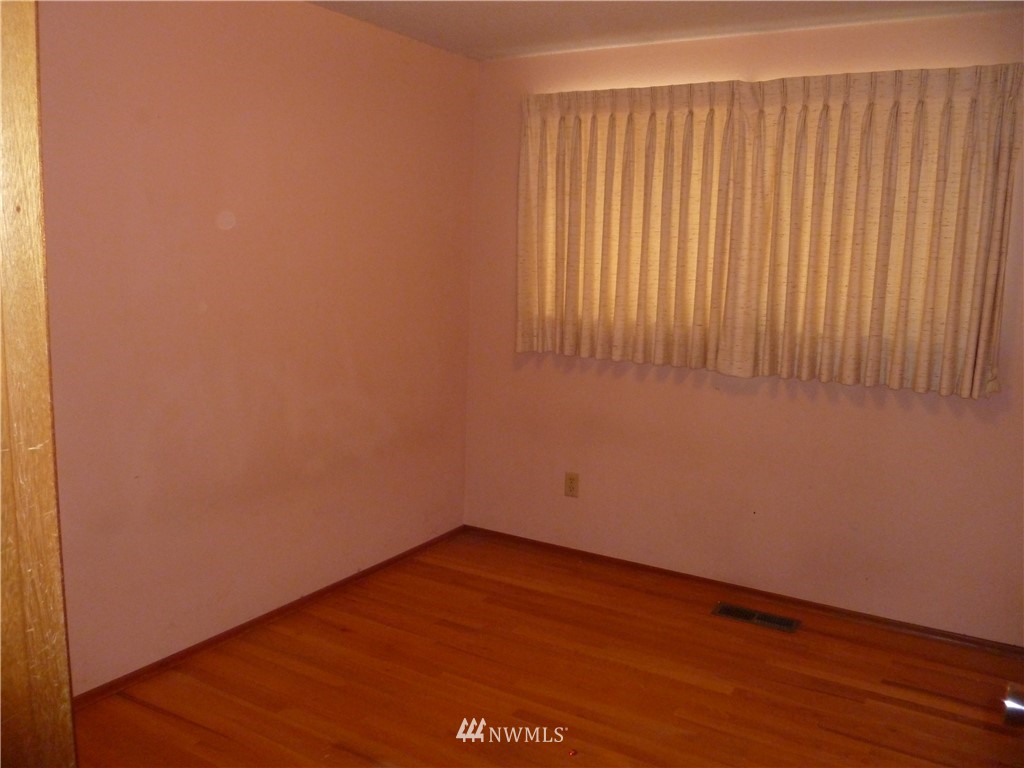 12127 Southeast 160th Street Renton, WA 98058 - Photo 13 of 21 Gallery Image 13