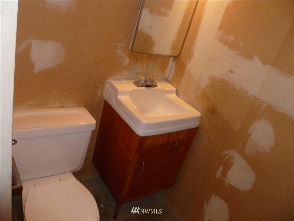 12127 Southeast 160th Street Renton, WA 98058 - Photo 17 of 21 Gallery Image 17