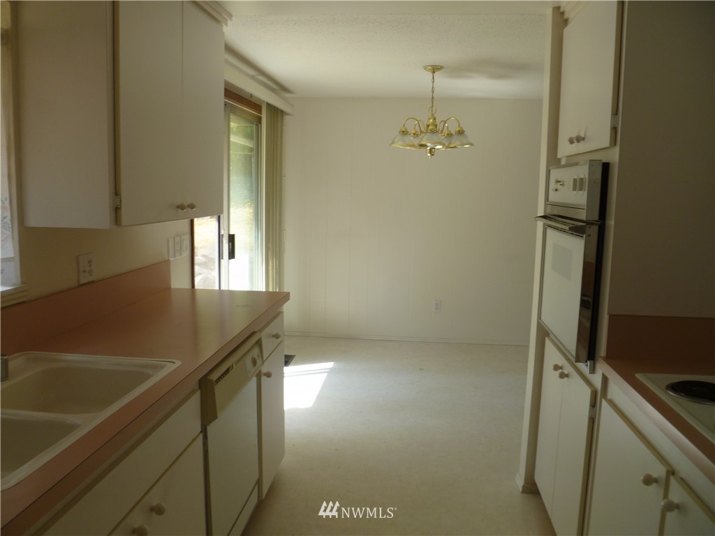 12127 Southeast 160th Street Renton, WA 98058 - Photo 8 of 21 Gallery Image 8