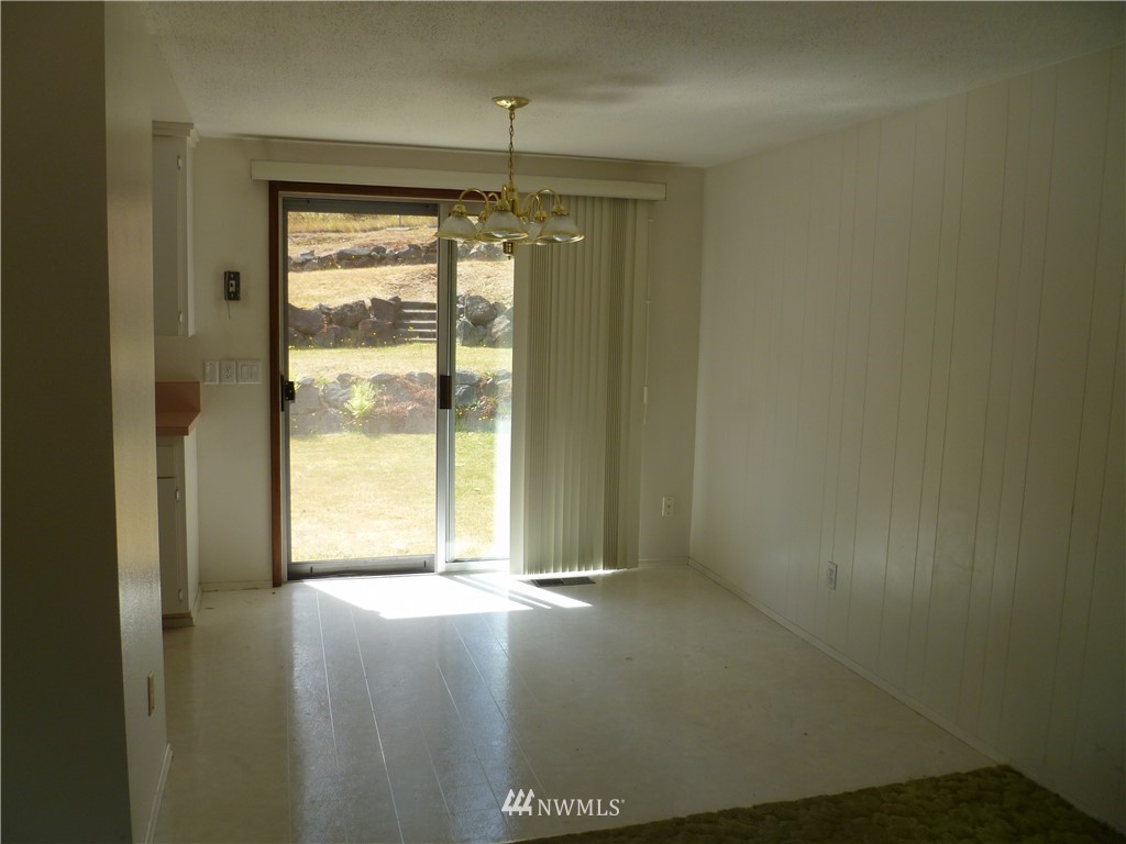 12127 Southeast 160th Street Renton, WA 98058 - Photo 9 of 21 Gallery Image 9