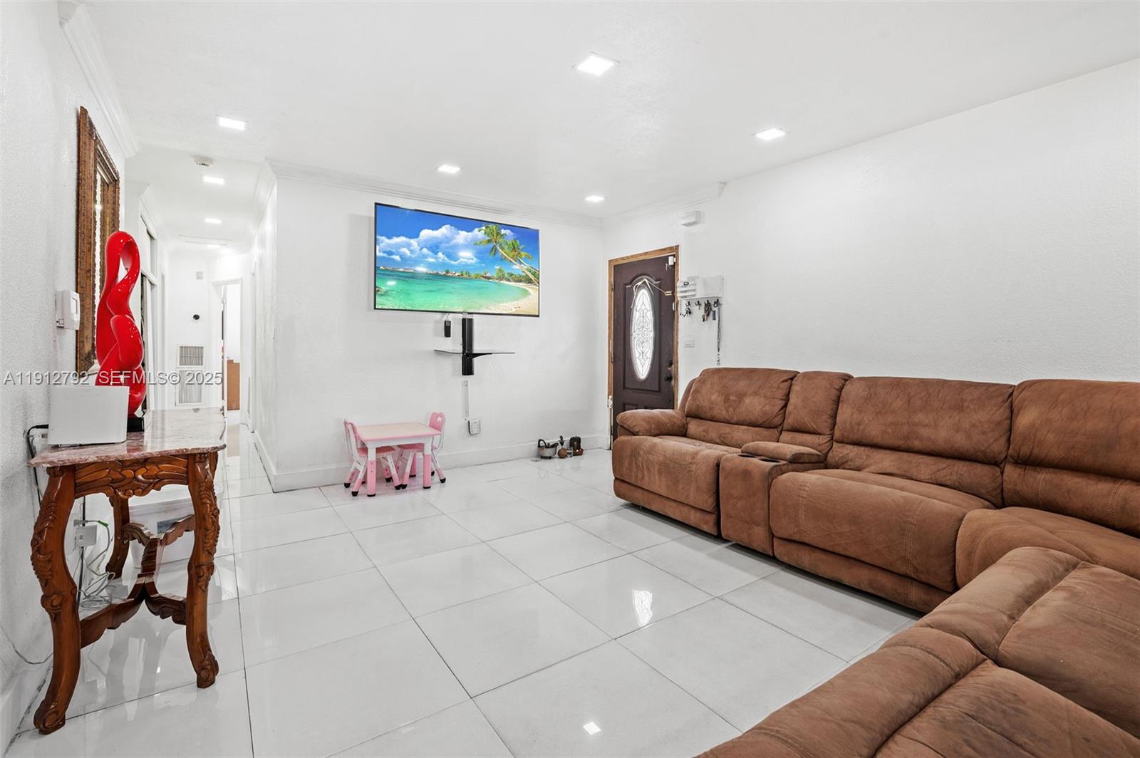 5355 West 5th Lane Hialeah, FL 33012 - Photo 6 of 34