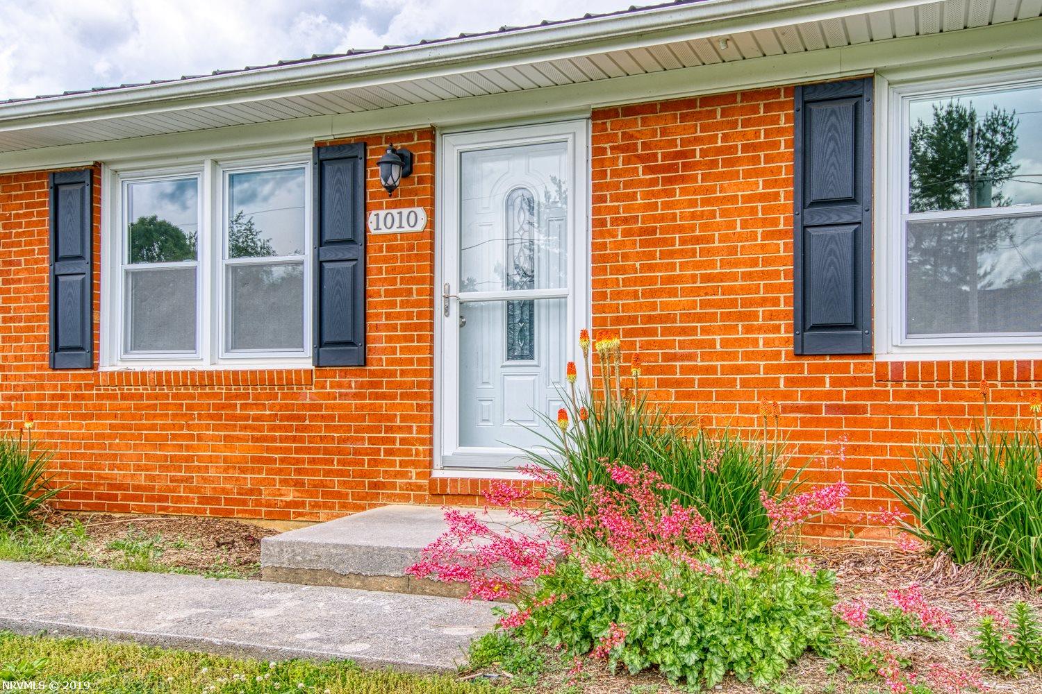 1010 Reading Road Christiansburg, VA 24073 - Photo 7 of 30 Gallery Image 7