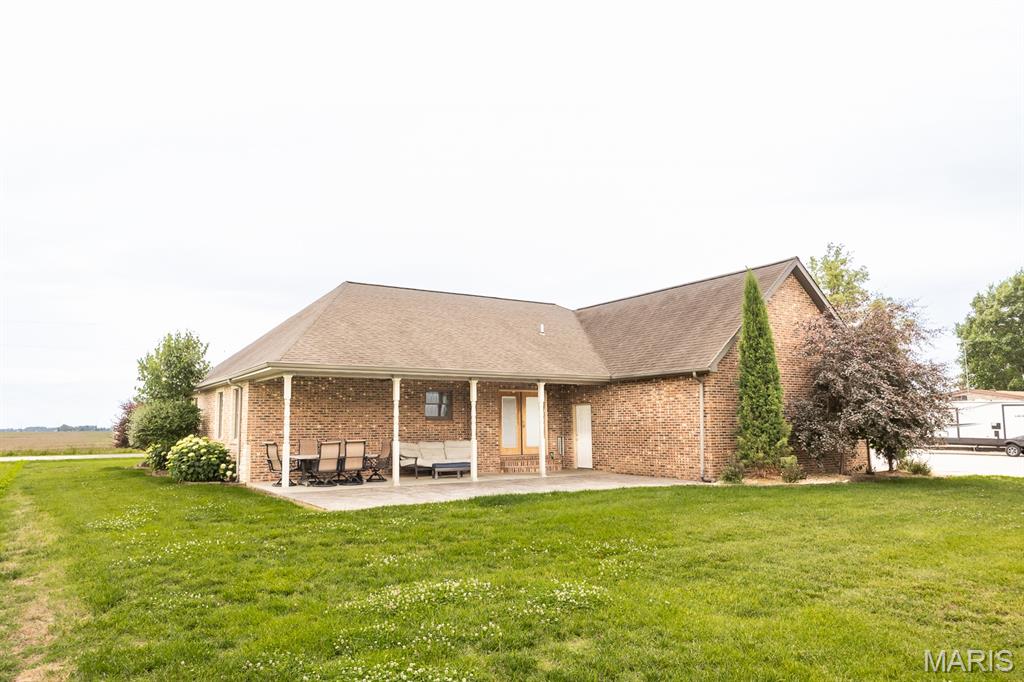 7045 Brickyard Road Mascoutah, IL 62258 - Photo 32 of 43