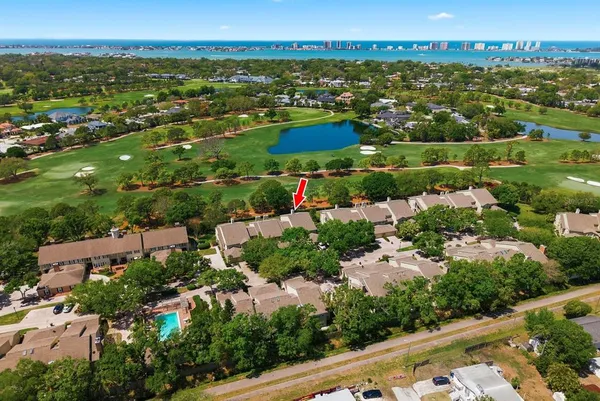 $700,000 | 45 Pelican Place, Belleair, FL 33756