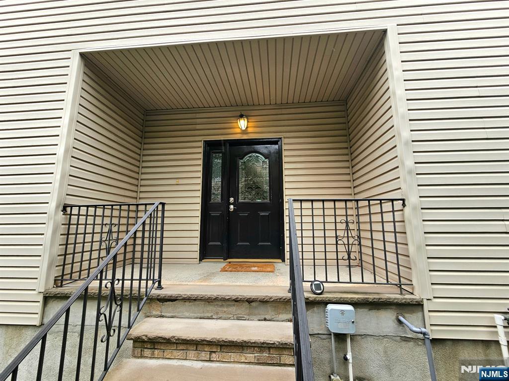 183 Tenafly Road Tenafly, NJ 07670 - Photo 3 of 28