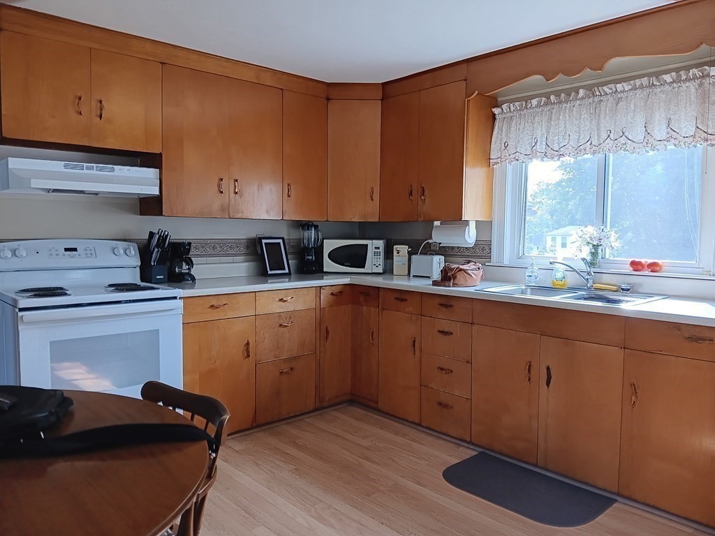 914 Riverside Drive Methuen, MA 01844 - Photo 11 of 41 Gallery Image 11