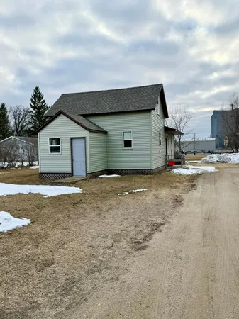 $87,000 | 305 Harding Street, Karlstad, MN 56732