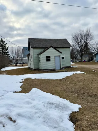 $87,000 | 305 Harding Street, Karlstad, MN 56732
