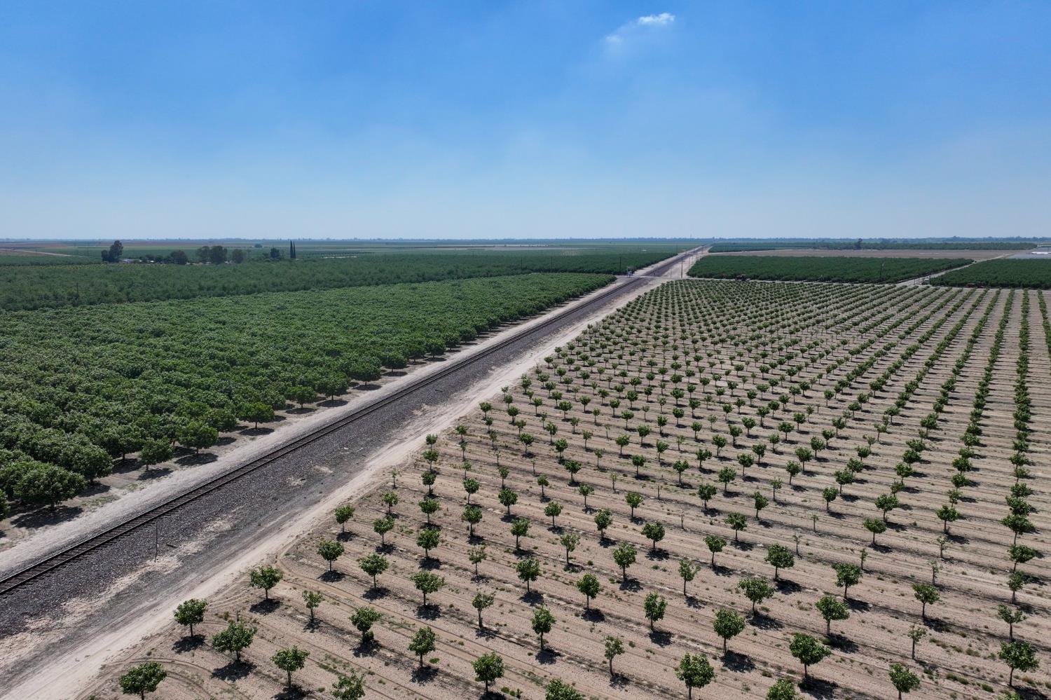 16495 South Minnewawa Avenue Selma, CA 93662 - Photo 12 of 12 a view of a balcony
