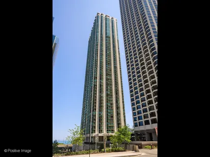 $499,000 | 195 North Harbor Drive, Unit 3208, Chicago, IL 60601