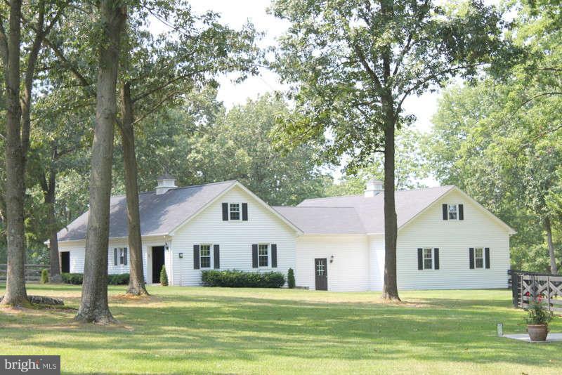 239 Klines Mill Road Middletown, VA 22645 - Photo 17 of 30 Garage Barn Workshop