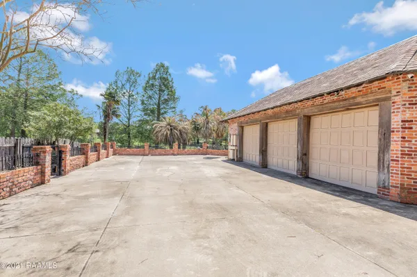 $1,250,000 | 116 C Jean Baptiste Drive, Lafayette, LA 70503