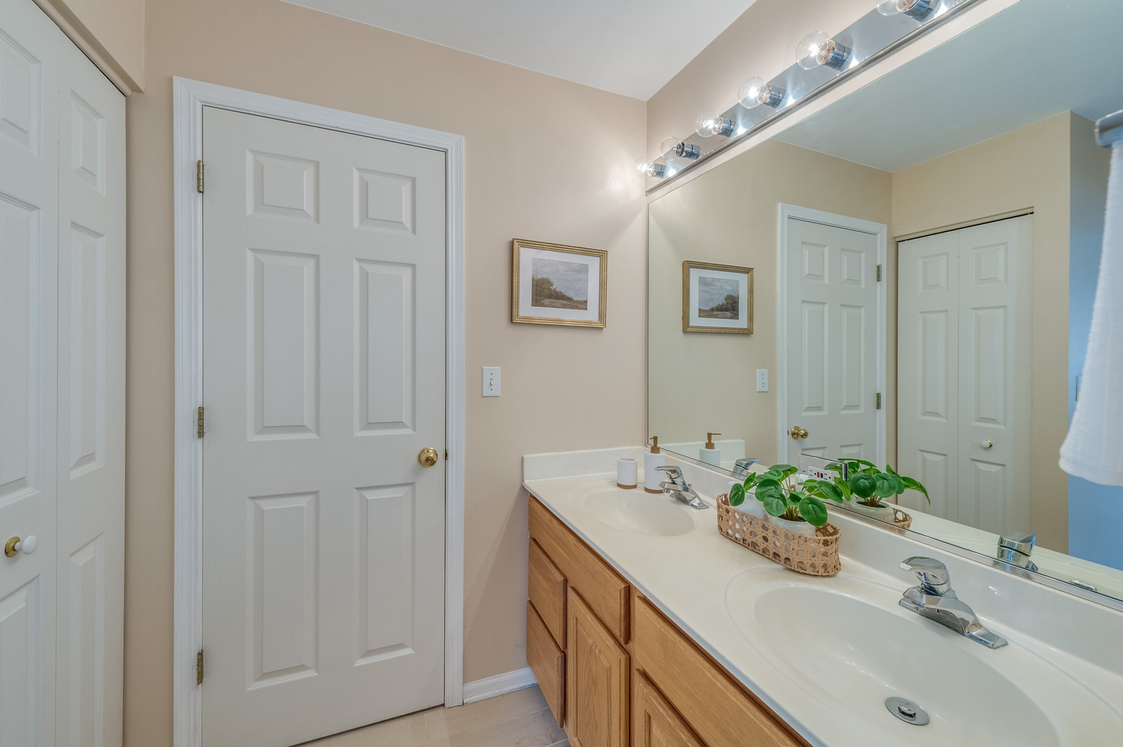 321 Grand Ridge Road, Unit 321 St. Charles, IL 60175 - Photo 27 of 36 Gallery Image 27