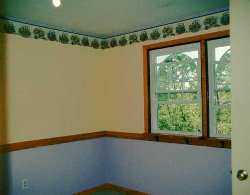 1035 Monaca Road Monaca, PA 15061 - Photo 3 of 7 Gallery Image 3