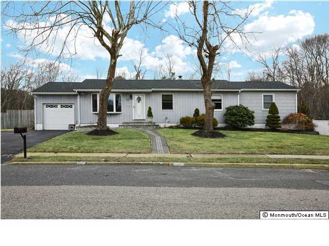 20 Glen Road Howell, NJ 07731 - Photo 1 of 22 Primary Photo